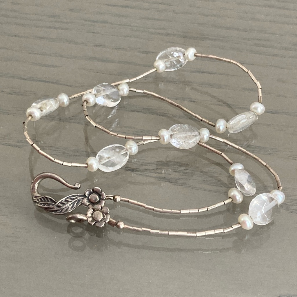 Pearl Clear Quartz Bead Liquid Silver Beautiful Floral Hook Clasp Necklace 17
